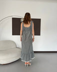 top13895 robe piticare a epaules denudees et col volante noire image 5