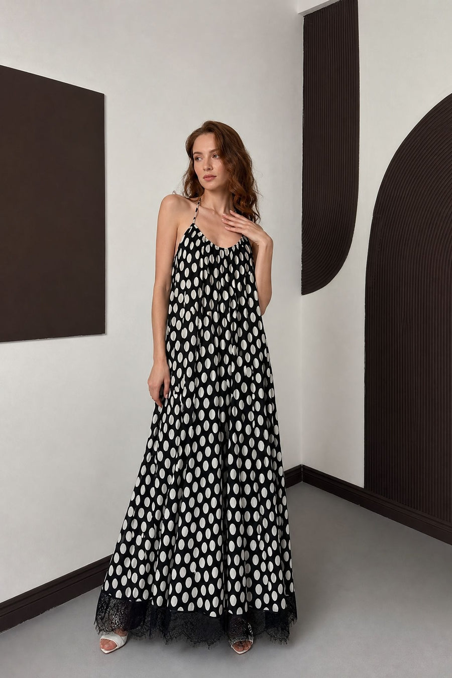 Robe maxi à pois col halter dentelle