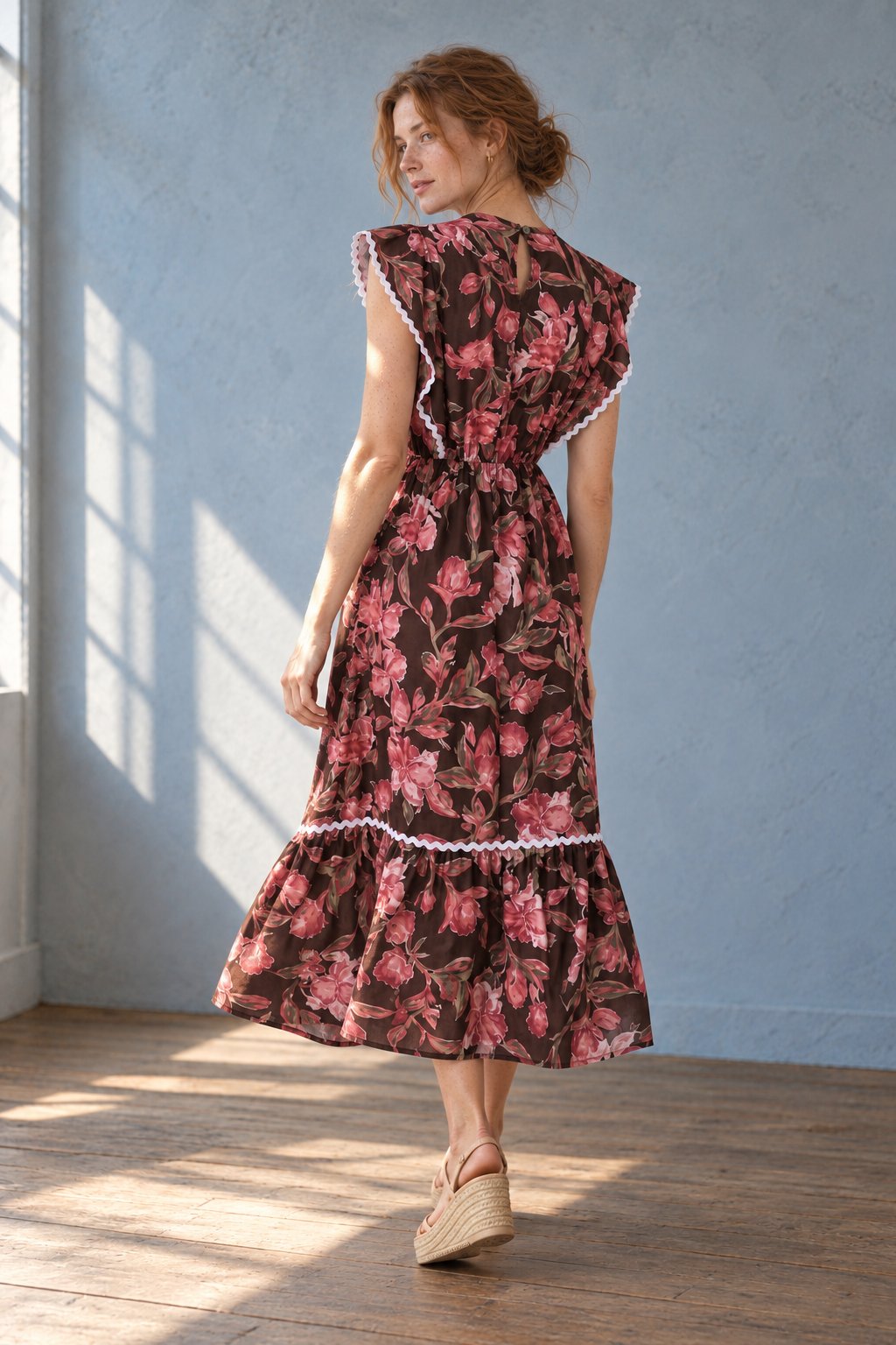 Robe midi fleurie marron dos