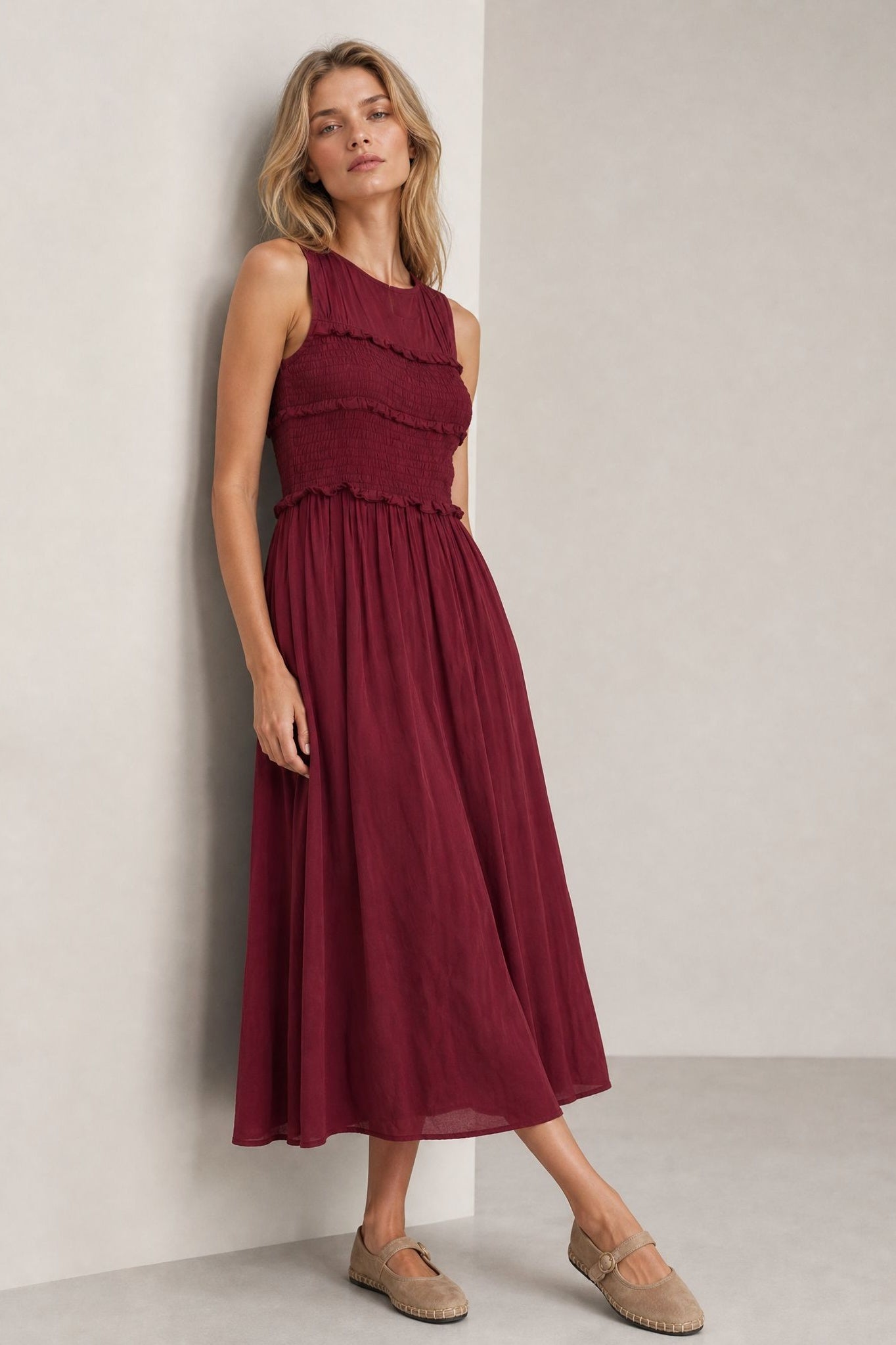 Robe midi fluide à buste smocké