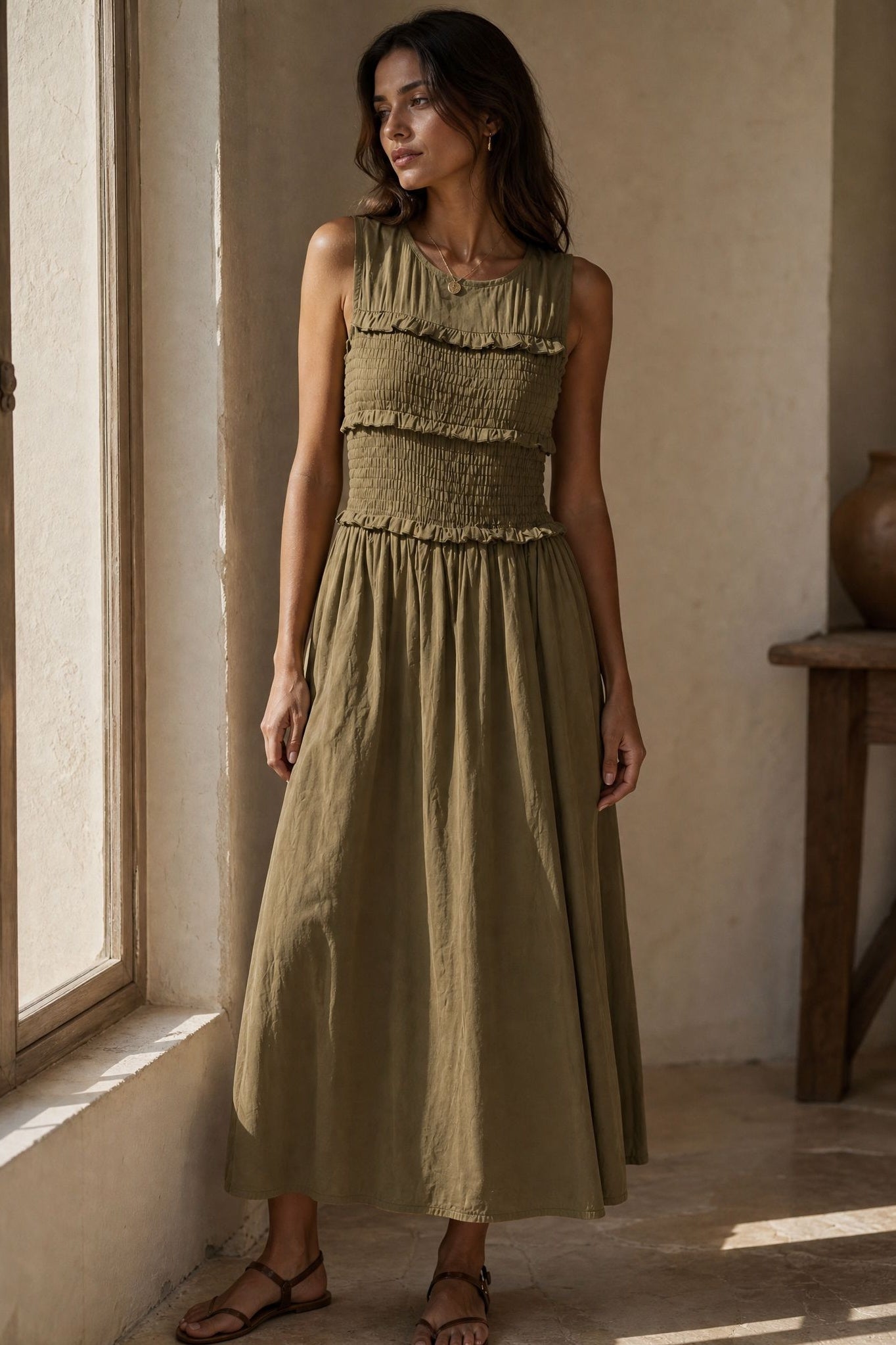 Robe midi fluide à buste smocké