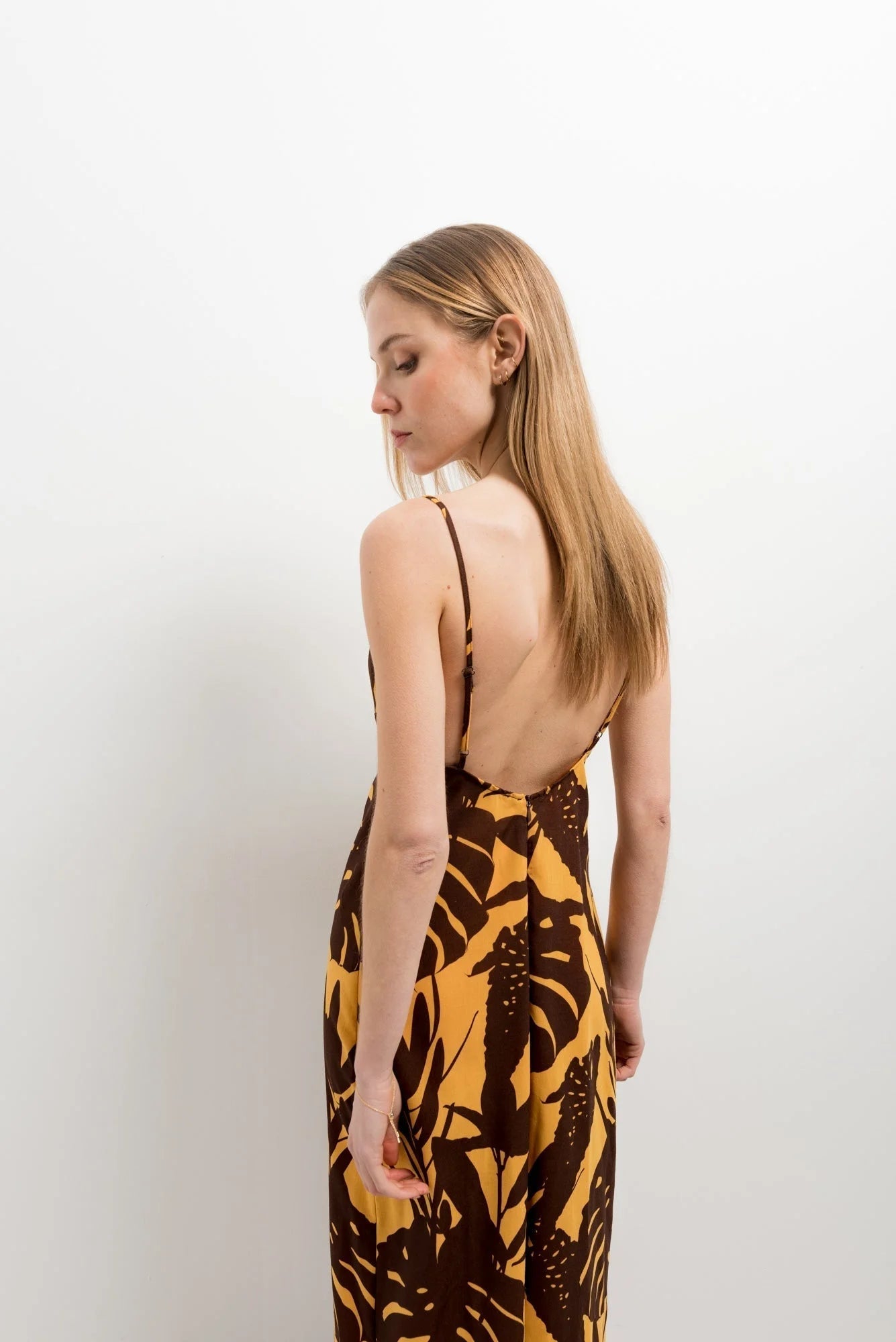Robe midi imprimée fleurie avec dos nu, élégance et confort, Robe Midi Imprimée Fleurie