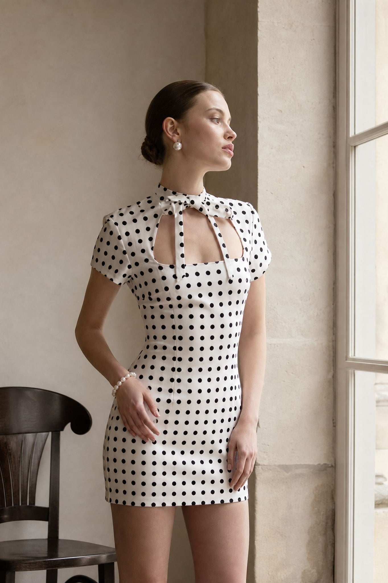 robe mini a pois col montant noue image 7