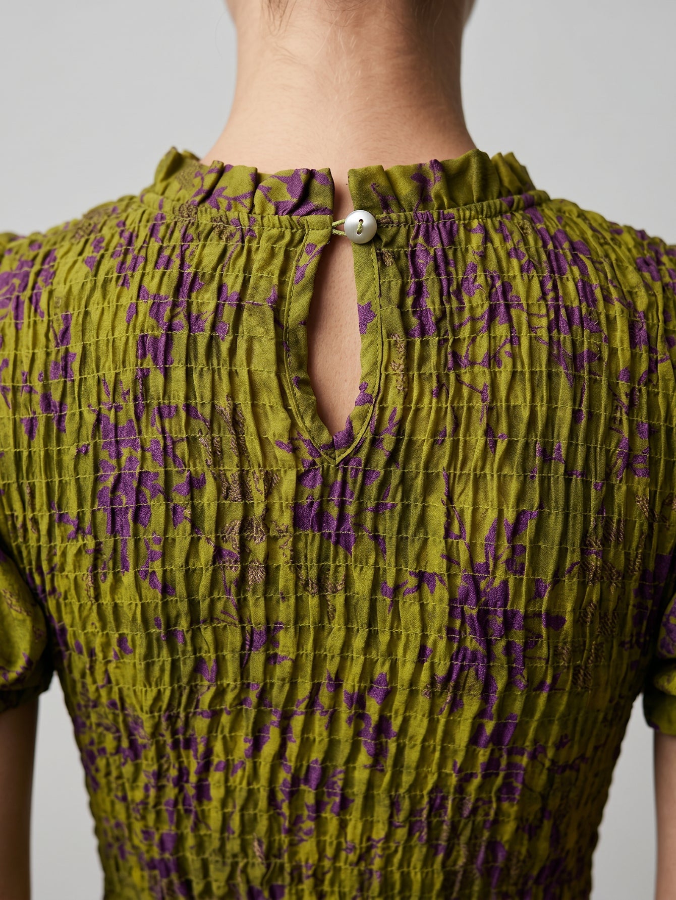 Col montant volanté robe mini