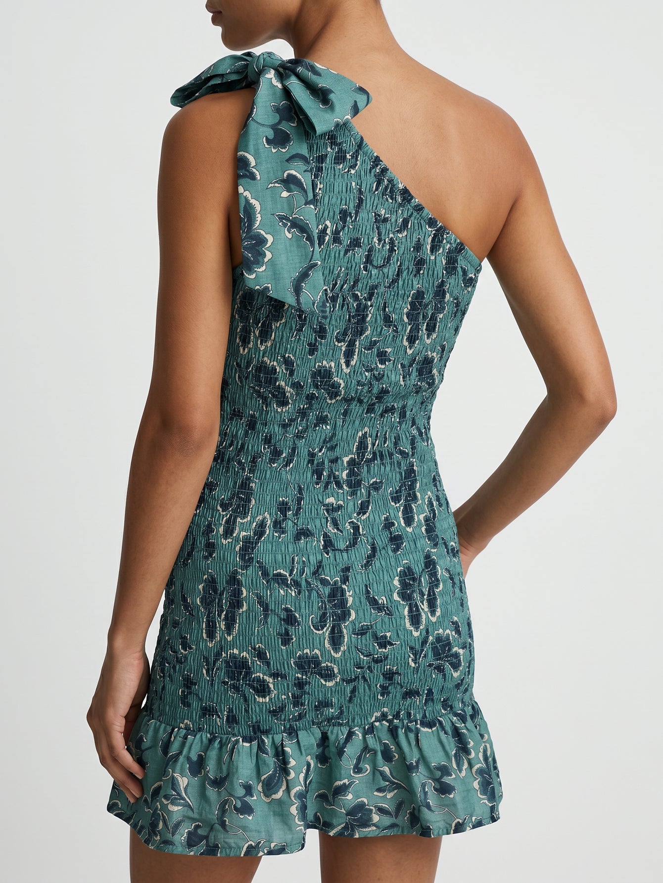 robe une epaule mini fleurie smockee image 15