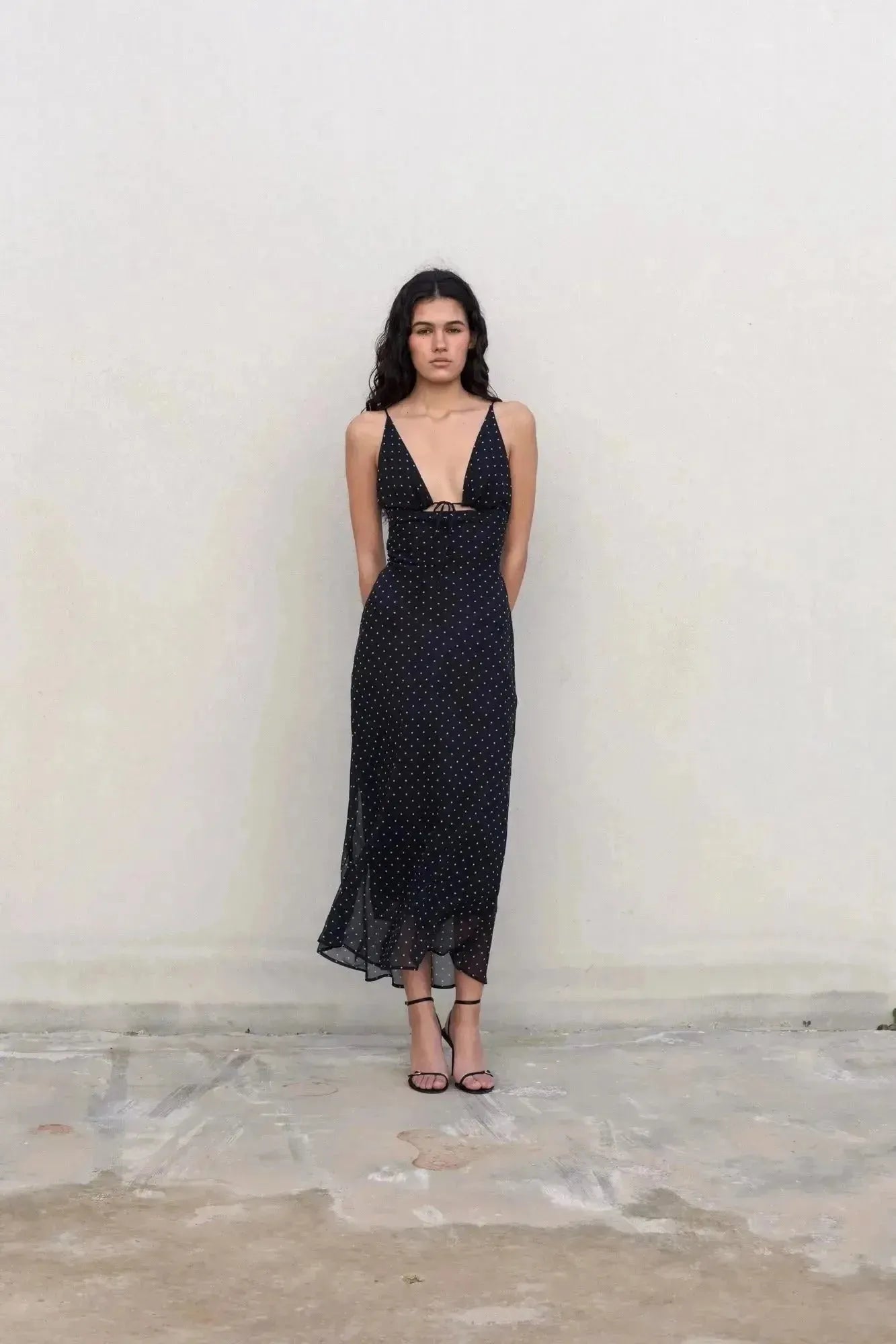 Robe Noire à Pois Taille 42 - Sans Manches, Coupe Régulière, Occasion En Très Bon état