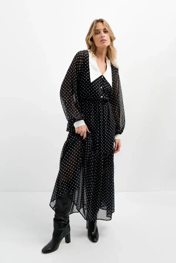 Robe noire à pois blancs midi col blanc manches longues