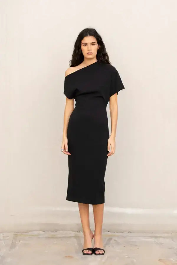 Robe midi noire asymétrique à épaule dénudée