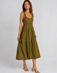Robe midi rayée vert olive vue de profil