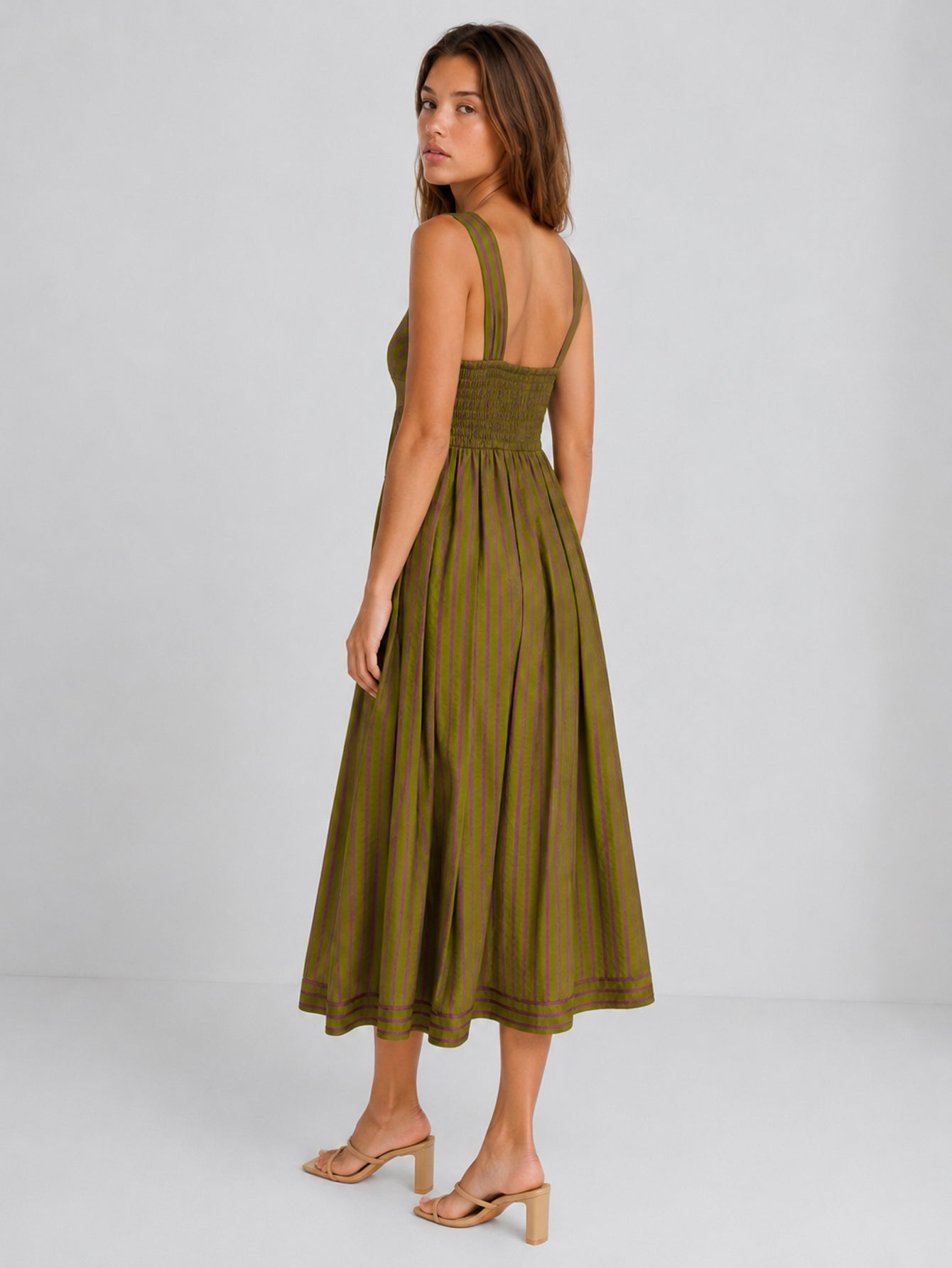 Robe midi rayée vert olive dos smocké