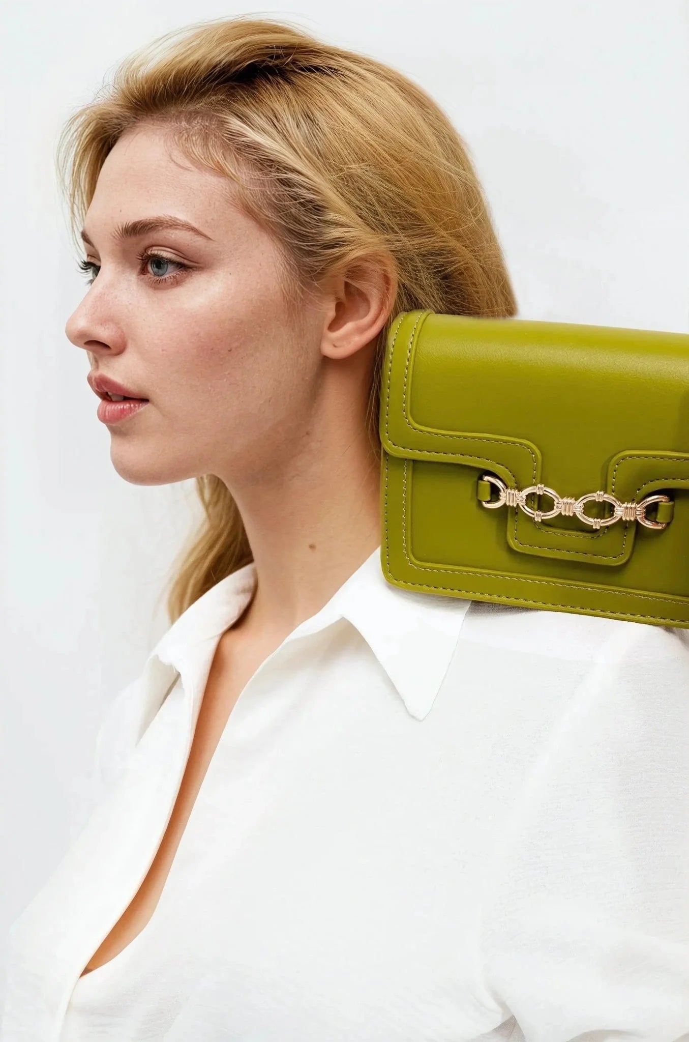 Sac à main crossbody vert avec chaîne or et boucle, élégant sac à main main crossbody