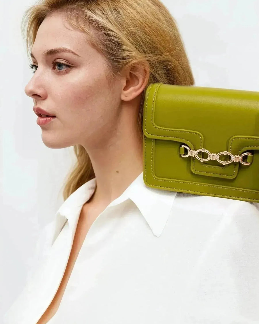 Sac à main crossbody vert avec chaîne or et boucle, élégant sac à main main crossbody