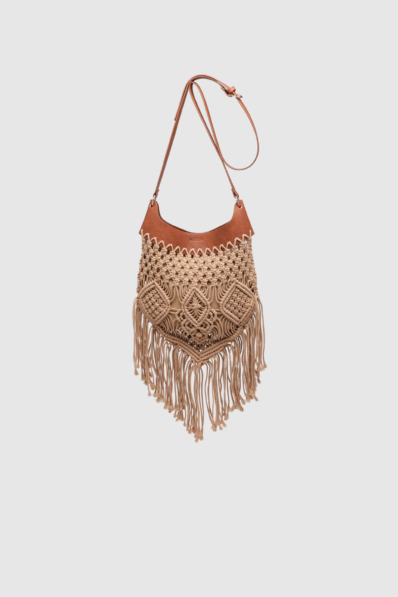 sac en macrame a longues franges image 3