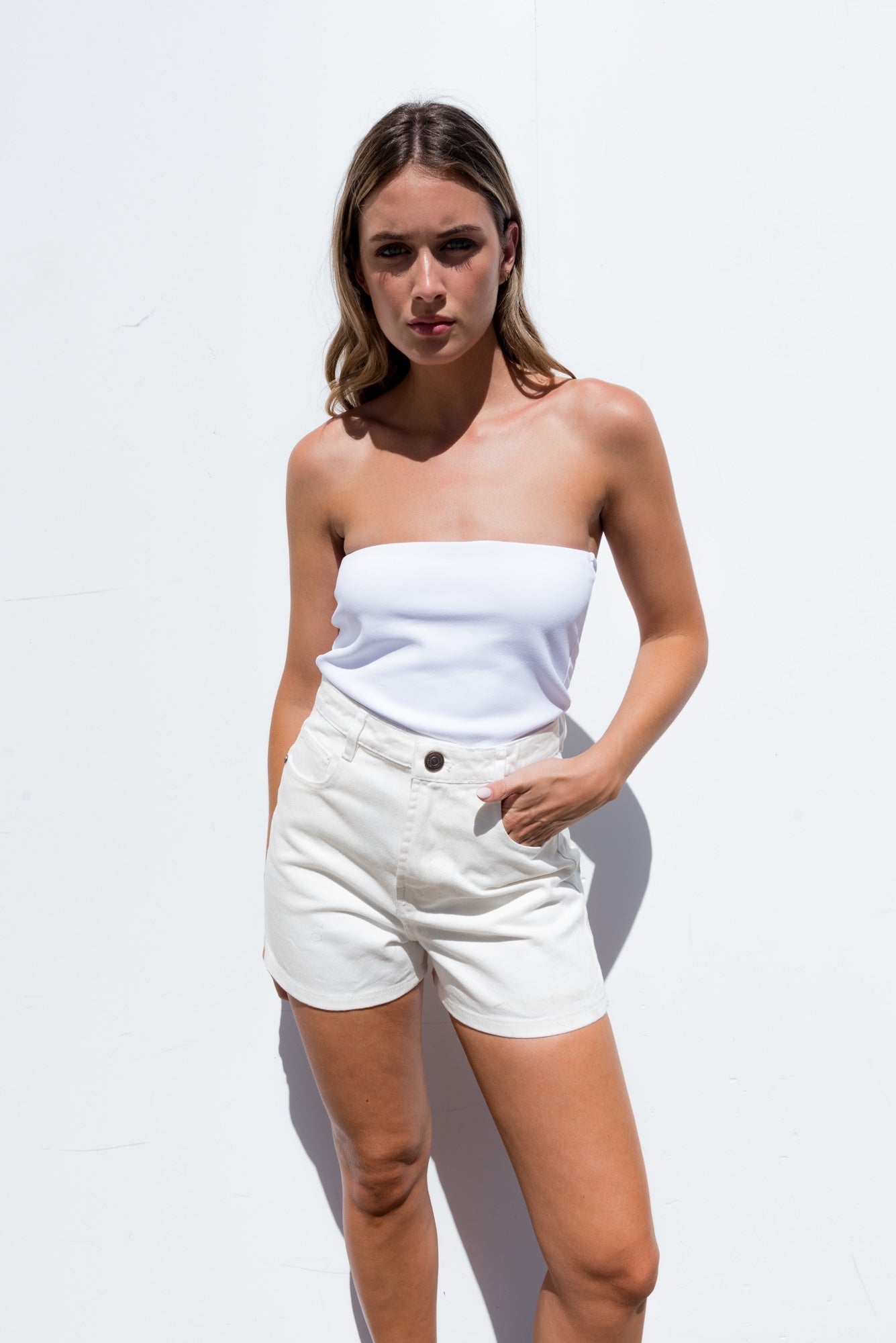 Short en jean blanc cassé femme – Taille haute et coupe droite flatteuse Sapiato