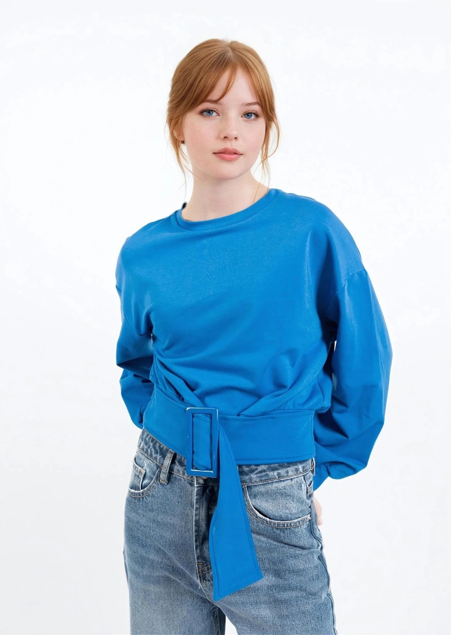 Sweat-shirt court bleu pour un look plus chic avec ceinture pour femmes