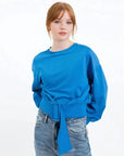 Sweat-shirt court bleu pour un look plus chic avec ceinture pour femmes