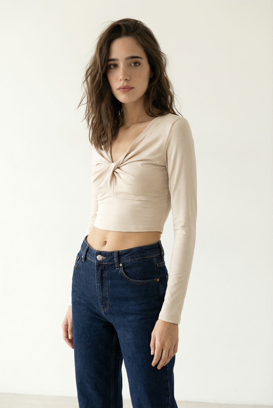 Crop top à manches longues – Décolleté twist vue portée
