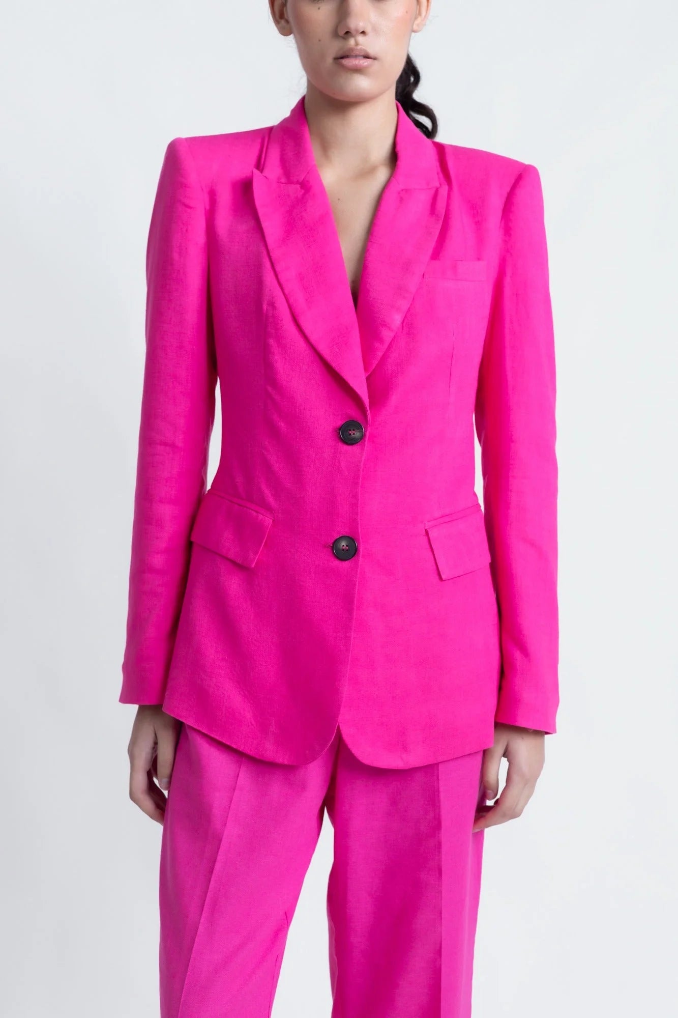 Veste blazer en lin rose fuchsia avec pantalon assorti pour femme élégante