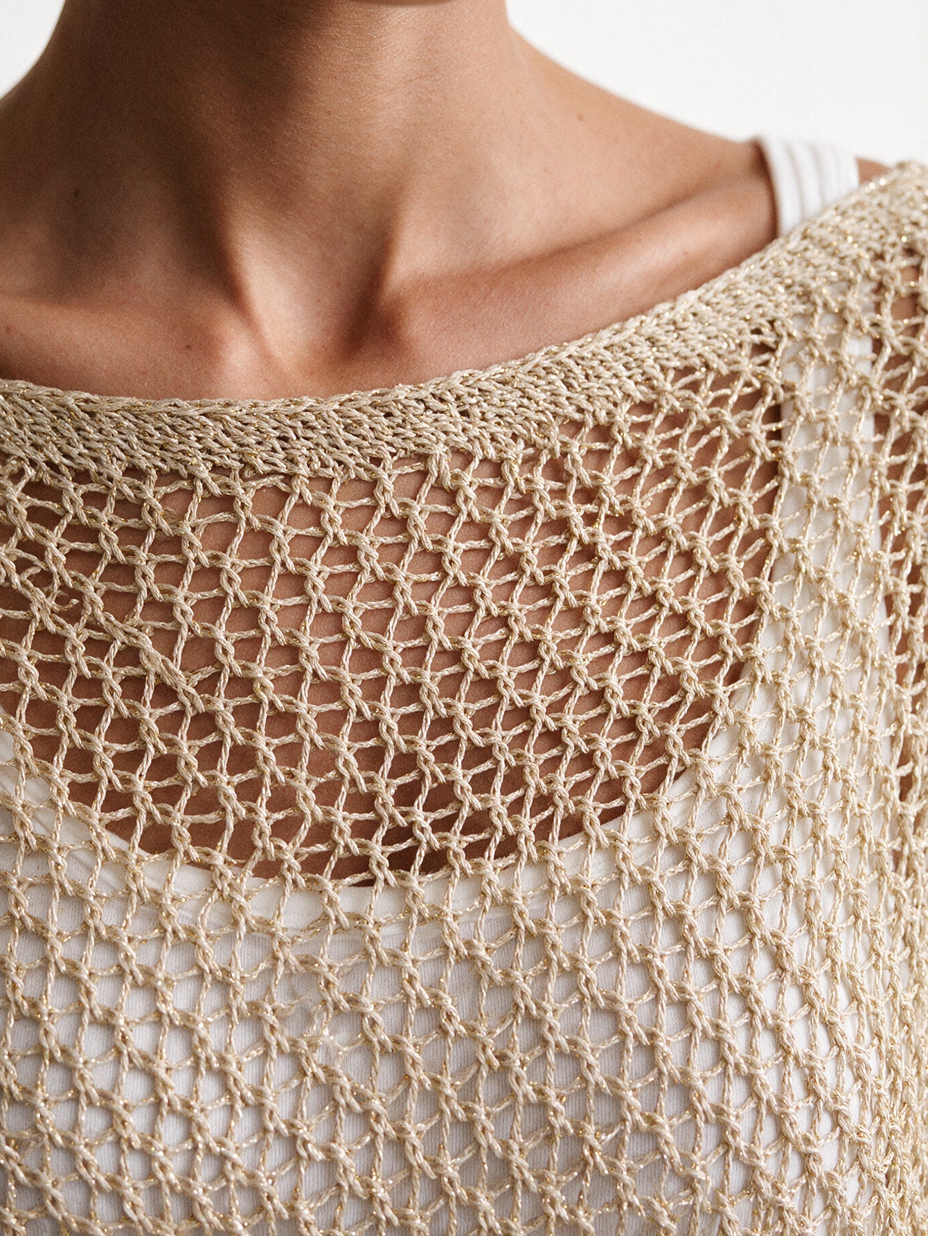 top poncho ajouré en maille légère vue produit 03