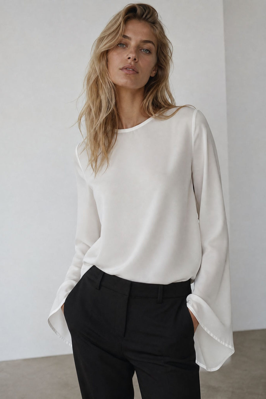 Top asymétrique en crêpe à manches longues vue produit 01