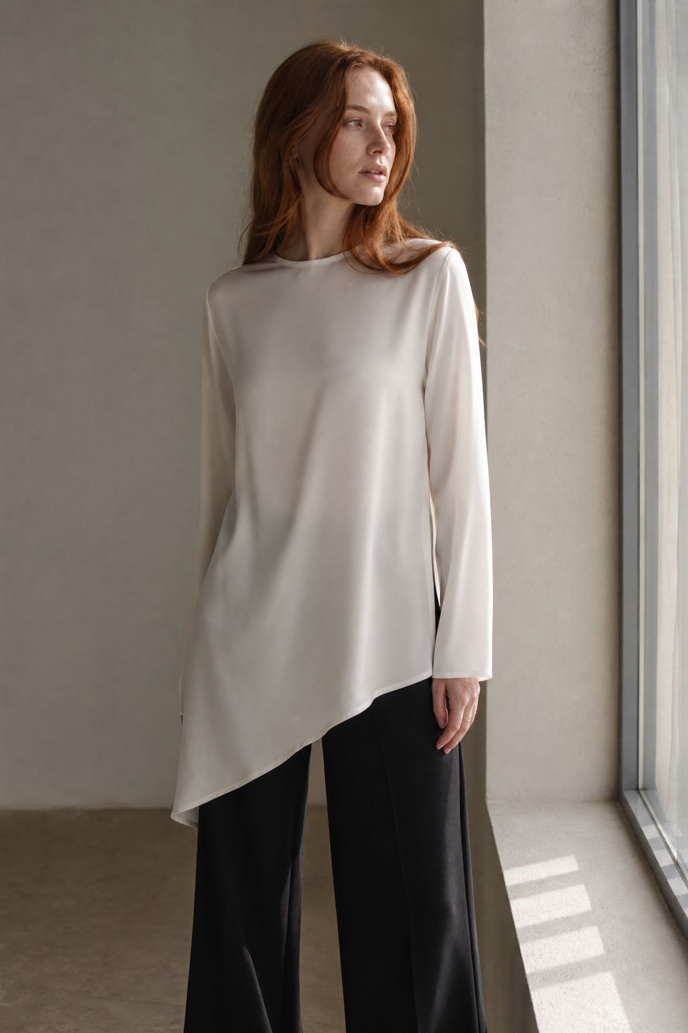 Top asymétrique en crêpe à manches longues vue produit 03