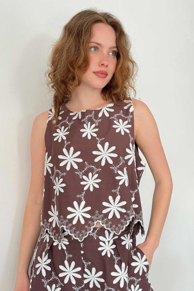 top13822 chemisier brun fleuri sans manches avec mancherons image 1