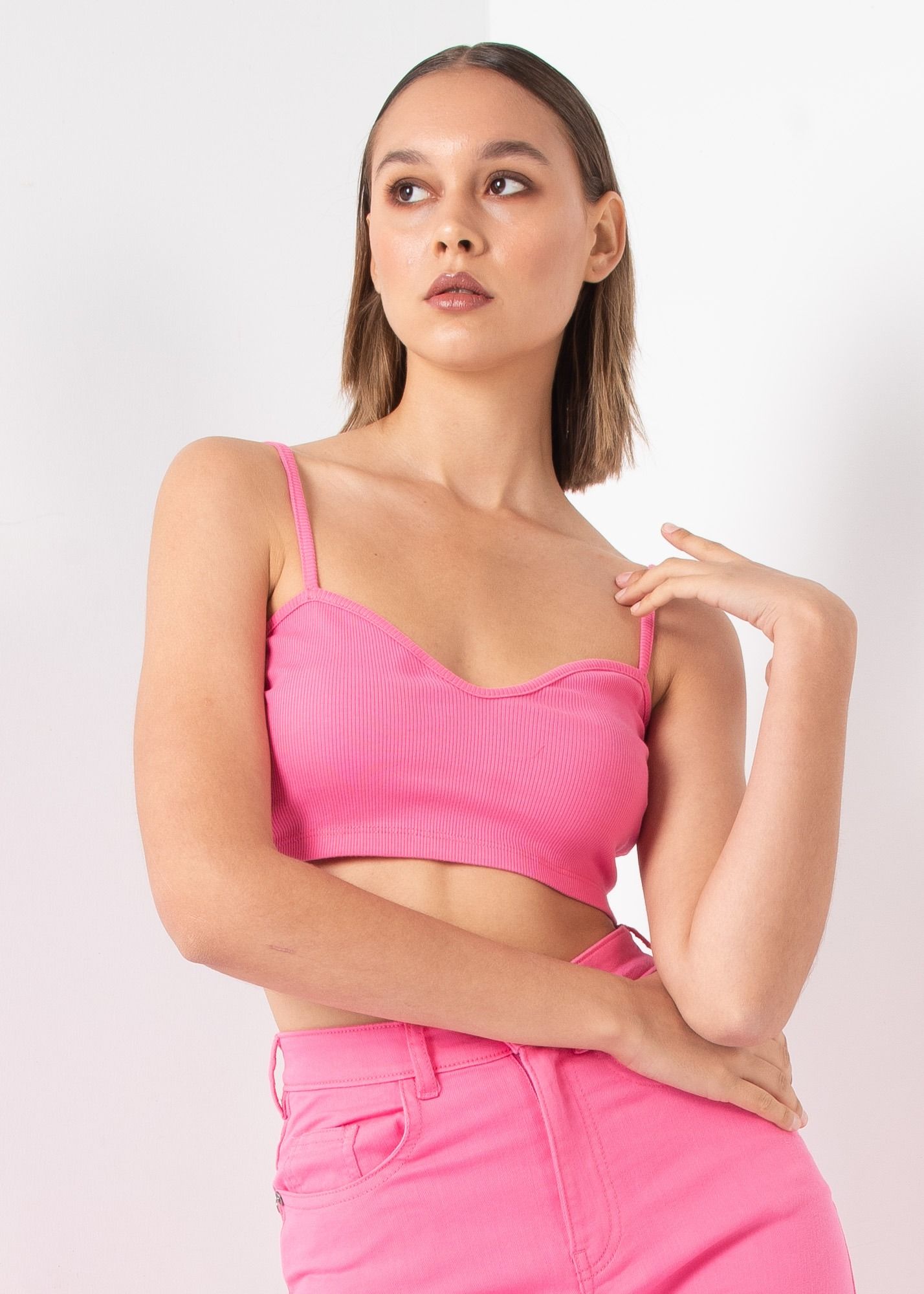 Caraco rose décolleté en V côtelé
