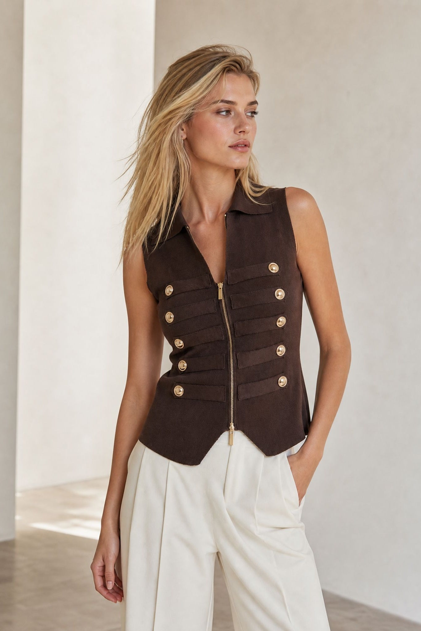 Top Gilet en maille zippé à boutons dorés