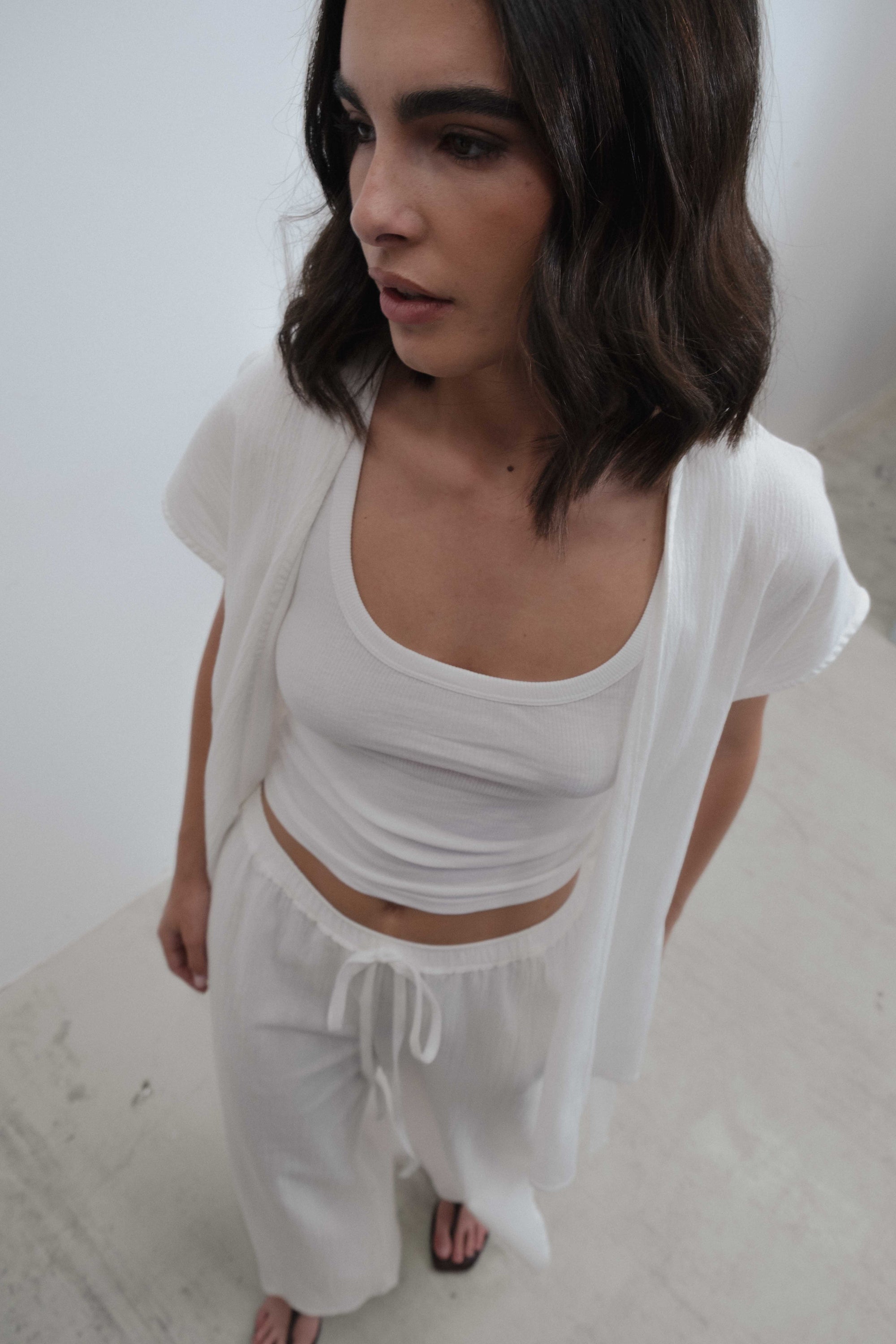 top ceinture en coton blanc froisse image 4