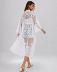 Kimono long blanc dos en mouvement