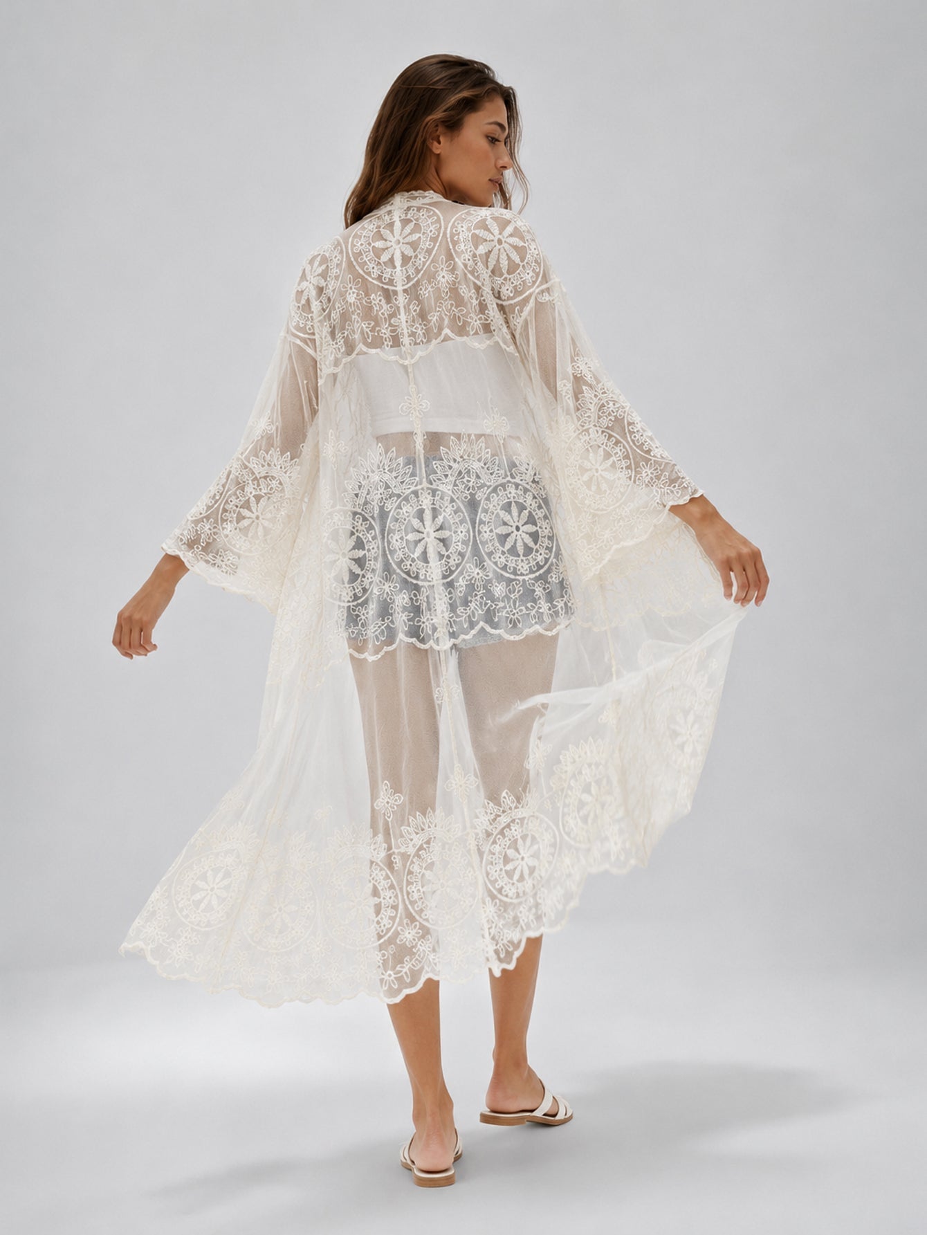 Kimono long dentelle brodée dos