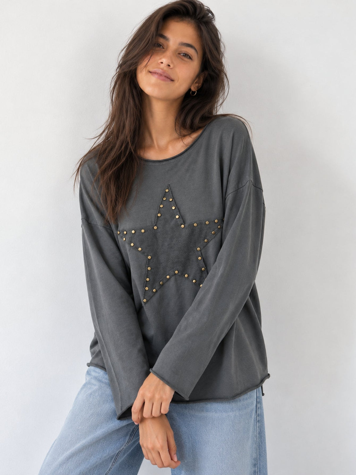 T‑shirt manches longues étoile cloutée gris