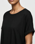 top oversize modal noir détail col