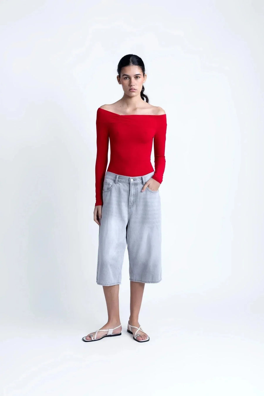 Top rouge à épaules dénudées manches longues, body rouge élégant pour femmes