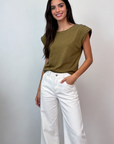 top t shirt a epaulettes cloutees en coton image 6