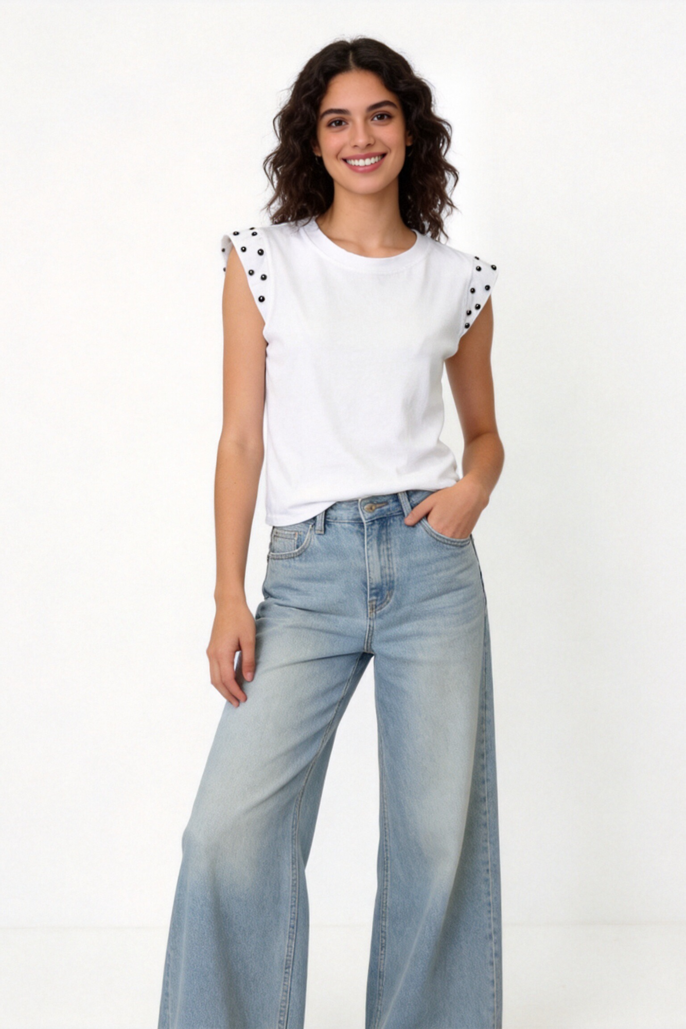 t shirt tachuelas image 4