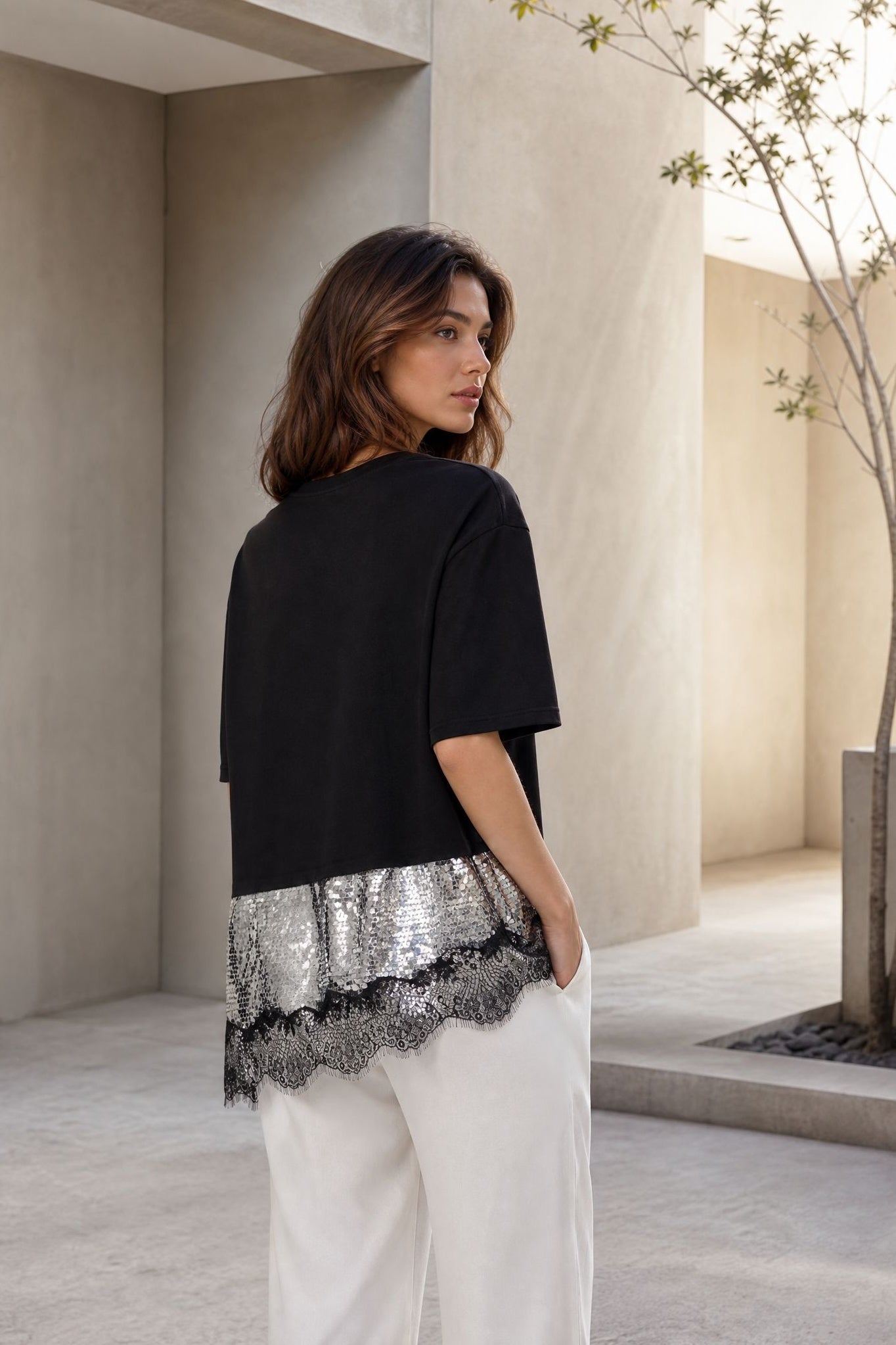 Top T shirt noir oversize paillettes et dentelle