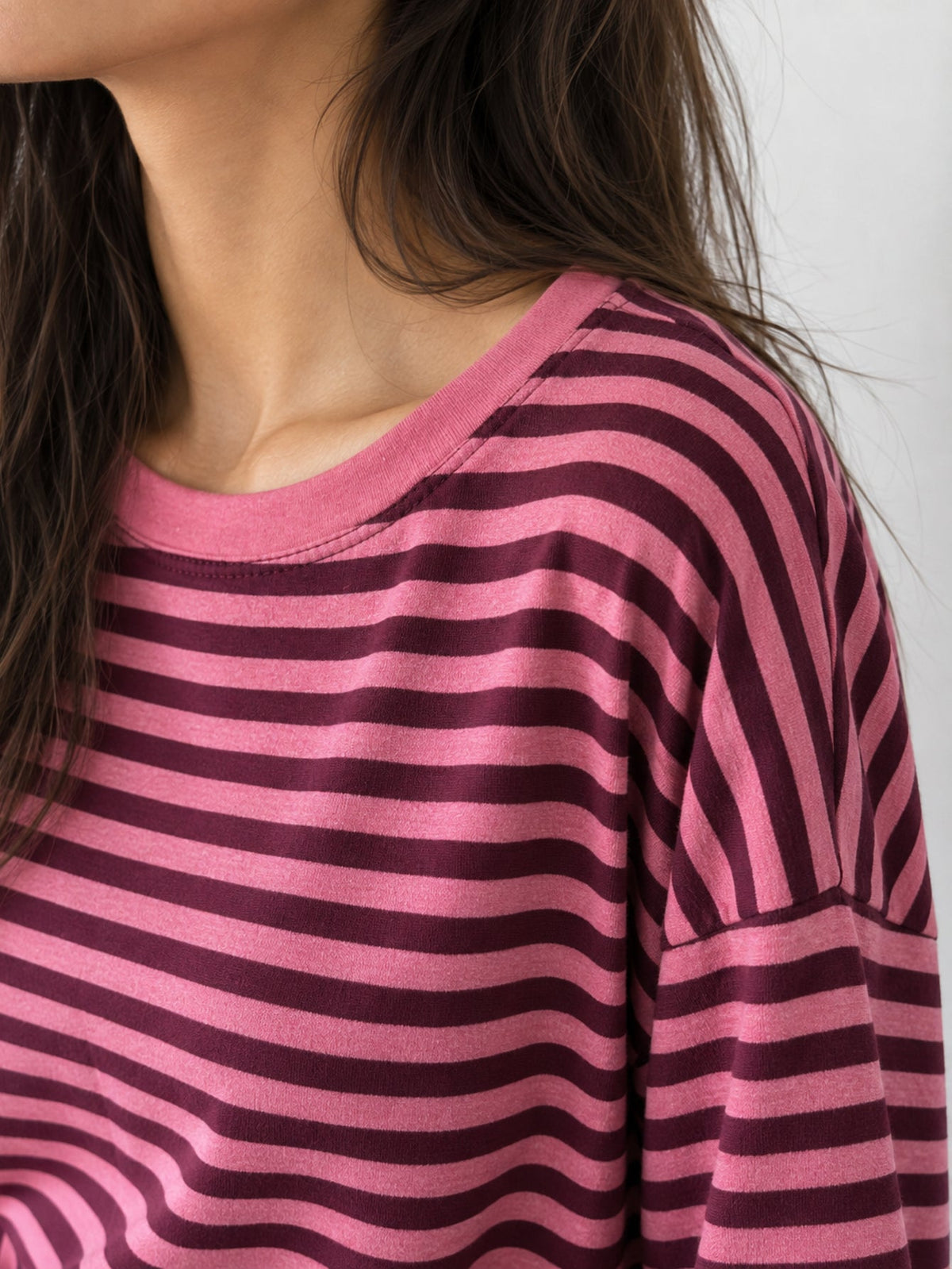 T shirt rayé bordeaux détail col