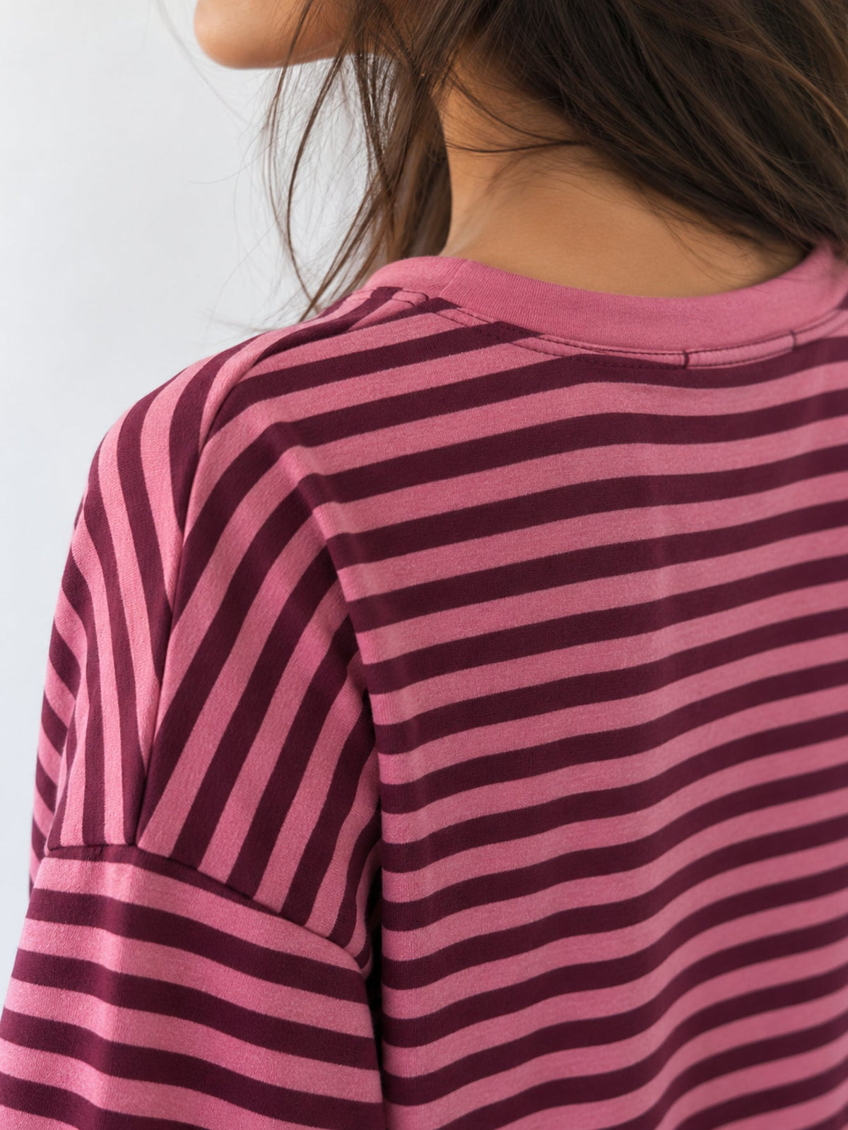 T shirt rayé bordeaux détail épaule