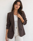 veste rayée marron devant