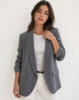 veste rayée grise devant