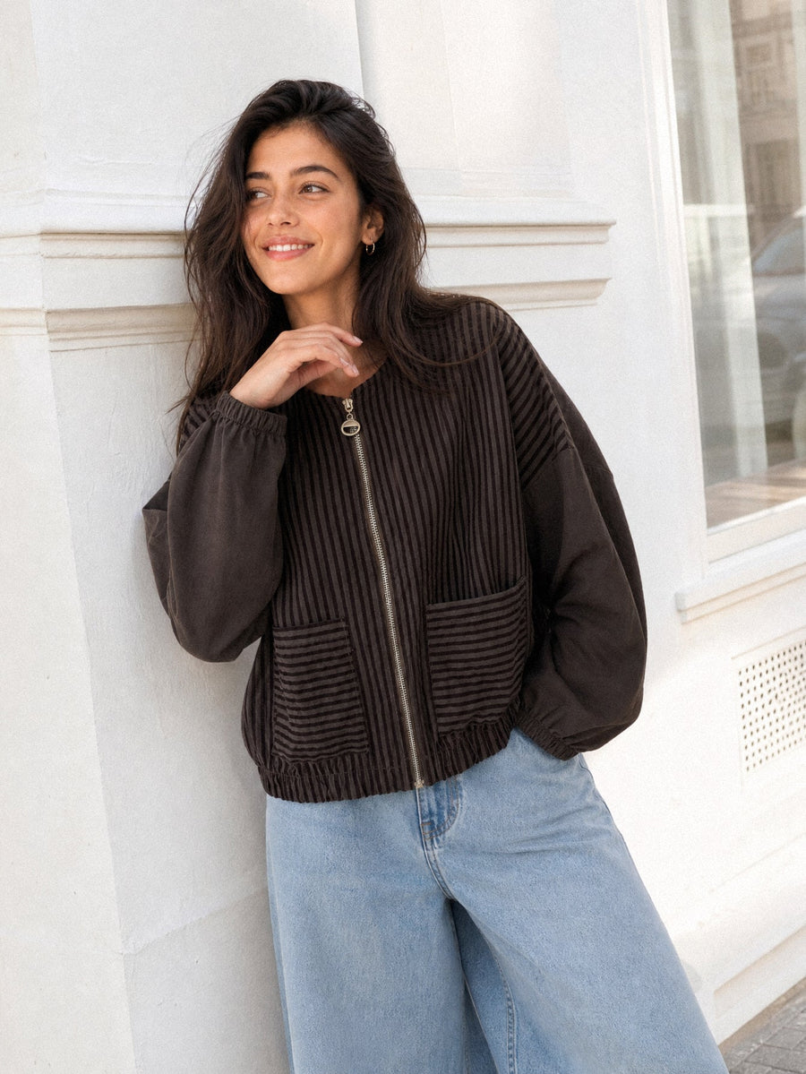 Blouson zippé marron à rayures
