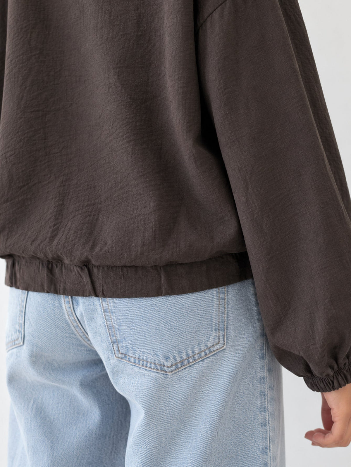 Look blouson marron à rayures