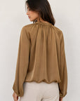 veste bomber satinée camel profil