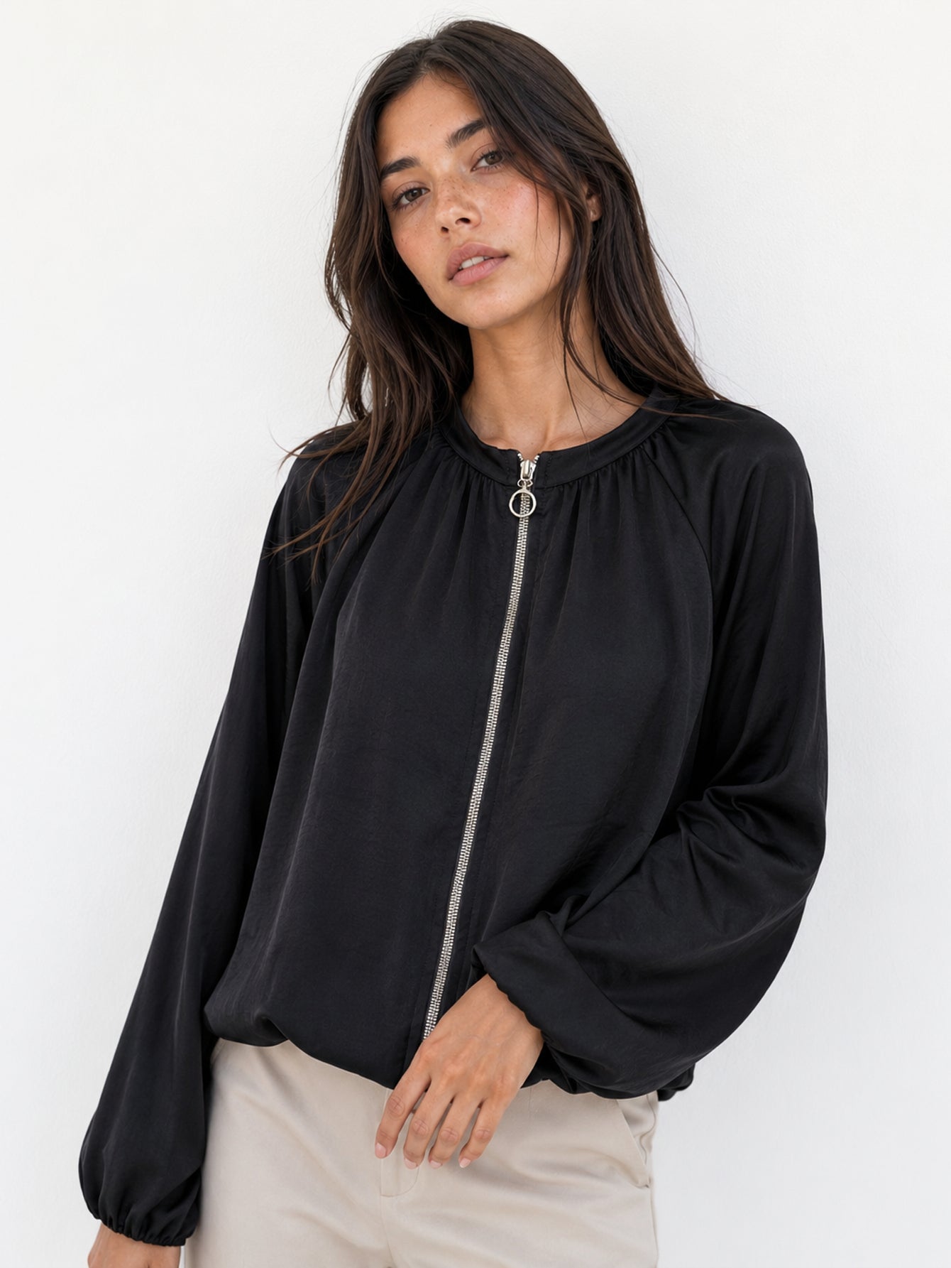 veste bomber satinée noire ourlet élastiqué
