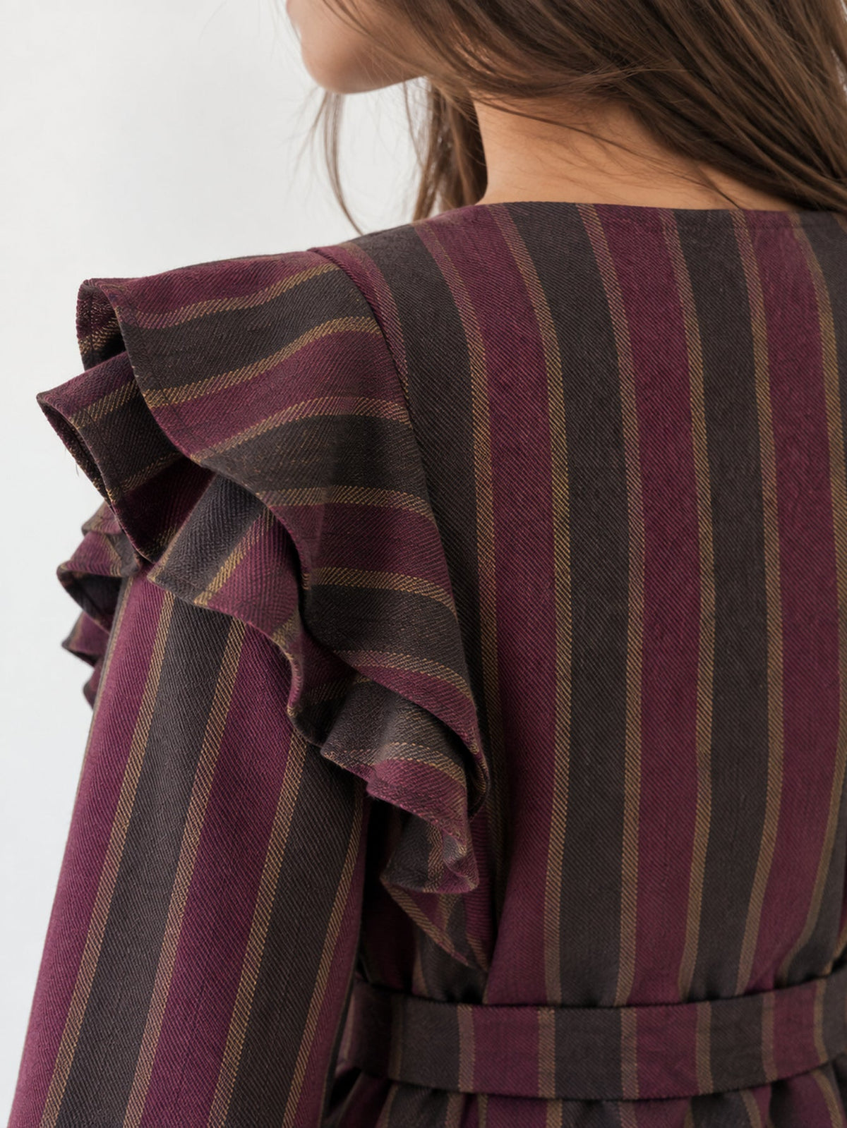 Veste rayée détail des volants aux épaules