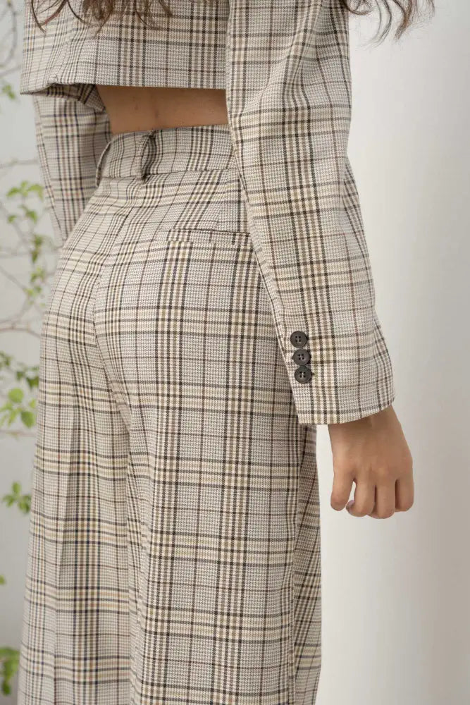 Veste courte à carreaux femme beige et marron, ensemble blazer et pantalons