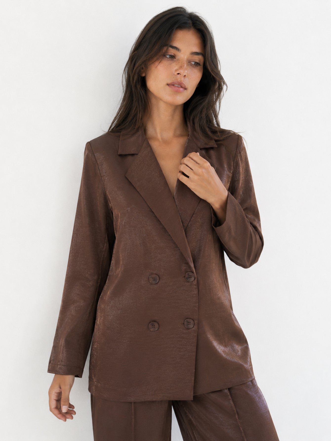 Veste marron croisée satinée face