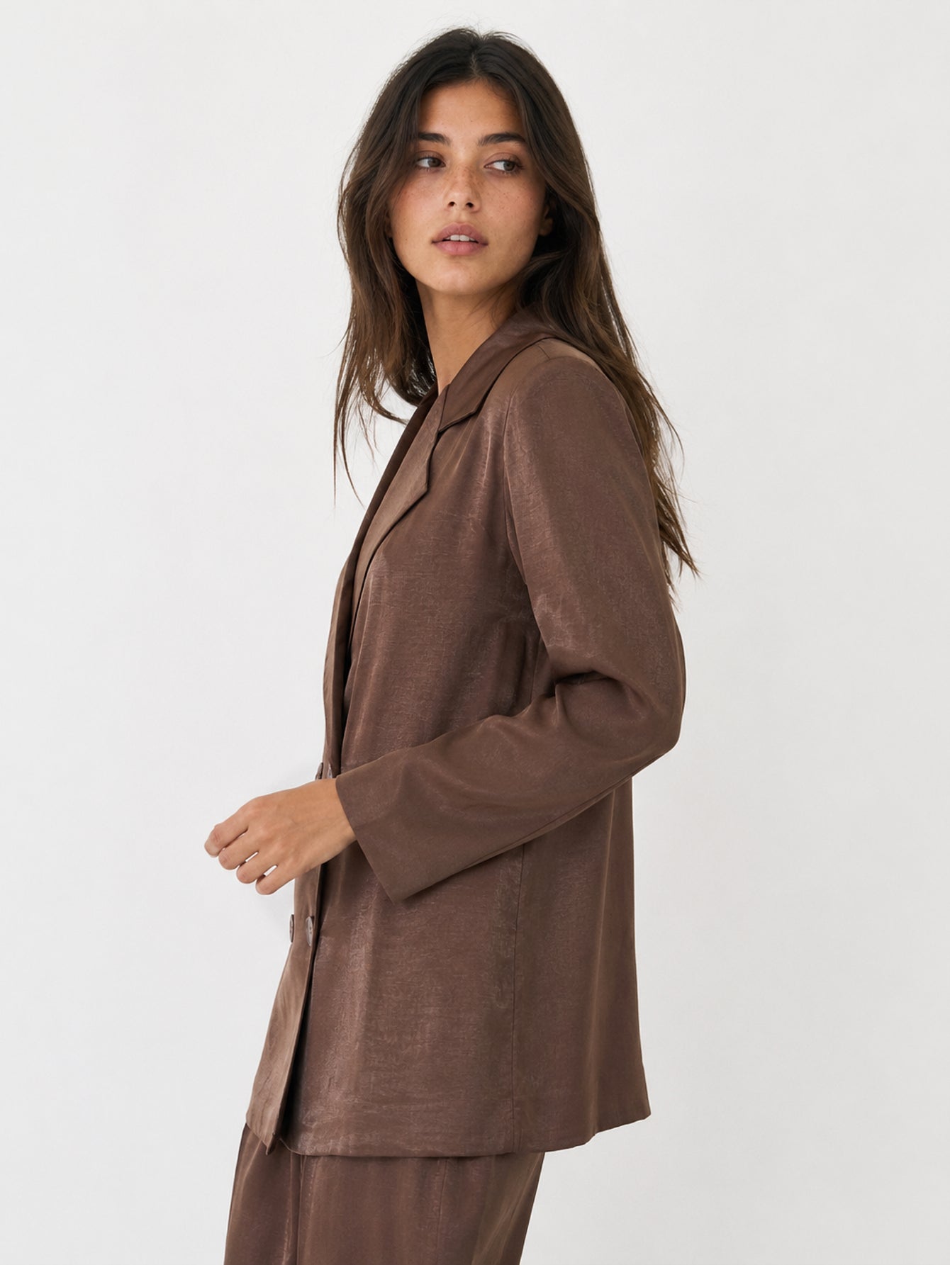 Veste marron vue de profil