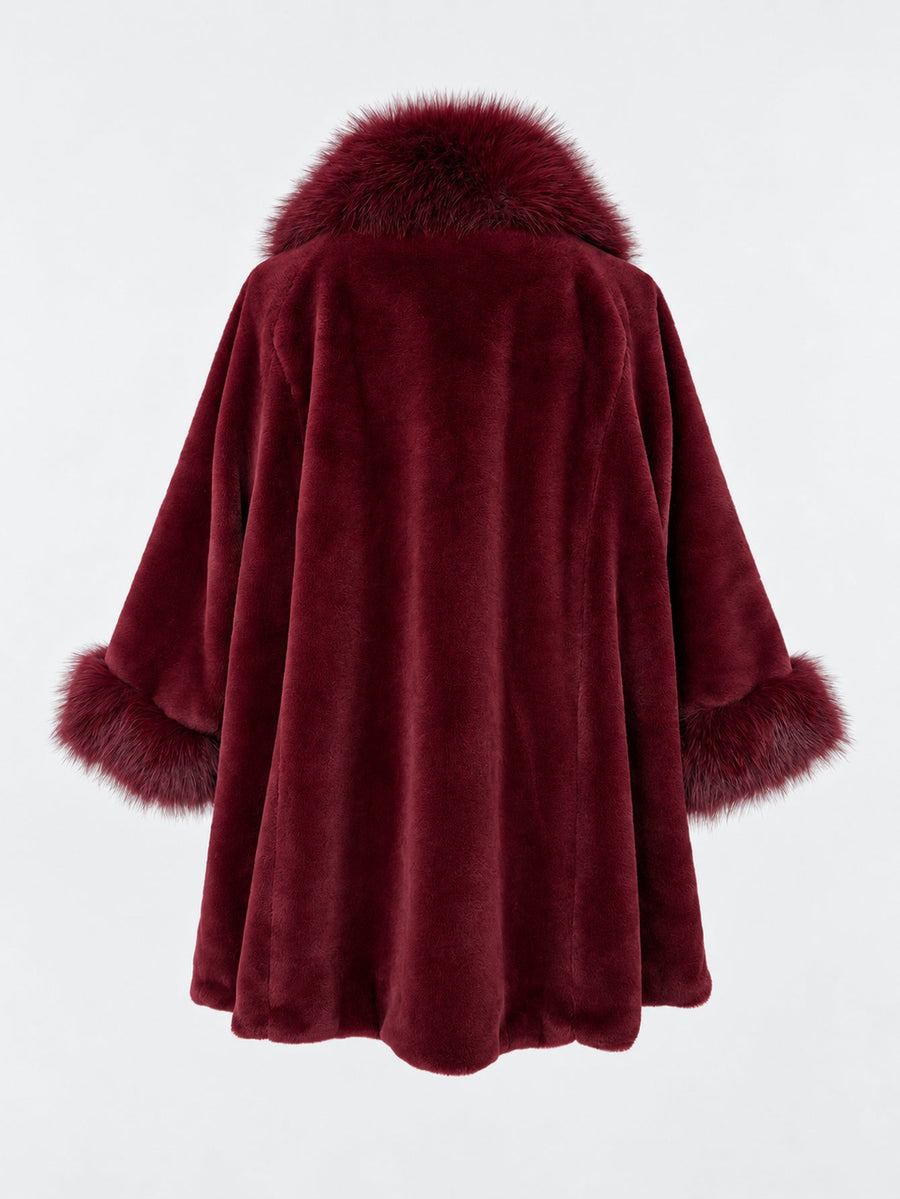 Manteau effet fourrure dos bordeaux